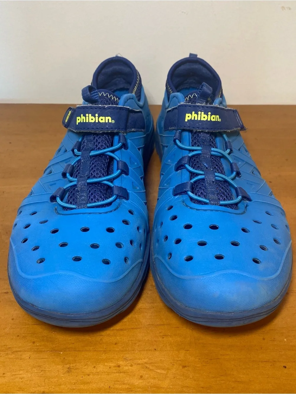 Stride Rite Boys Size 5 Phibian Made Play M2P Blue Safety Water Shoes Sneakers